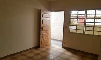 Imagem 2: Casa com 4 cômodos grandes, SEM garagem, semi-independente em Carapicuiba - SP