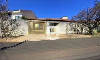 Imagem: Casa com piscina e hidro, próximo do Solar