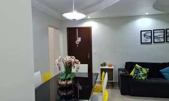 Imagem 3: Apartamento térreo, dois quintais, prédio baixo, bairro Santa Maria