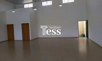 Imagem 3: ALUGA - Salão / Depósito / Galpão - 120,65m² de construção com 2 entradas e vagas de estac