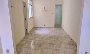 Imagem 3: Corretor Álvaro Vidal vende! Colado ao Campo de São Cristóvão! Casa Linear de V