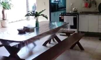 Imagem: /Linda casa no Parque das Laranjeiras com