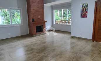 Imagem 3: Casa 4 dormitórios, 304m², no Bairro Lago Negro em Gramado