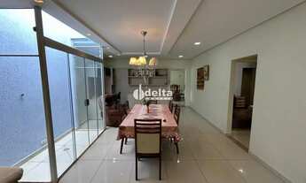 Imagem: Casa residencial mobiliada com 4 quartos