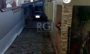 Imagem 3: Casa em Porto Alegre, no bairro Espírito Santo, com 3 dormitório(s), e 3 banheir