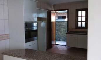 Imagem 4: Sobrado para venda possui 265 metros quadrados com 3 quartos em Parque São Vicente - Mauá