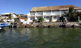 Imagem 3: Casa recém reformada, canal navegável, frontal, maravilhosa vista, lindo condomínio c/infr