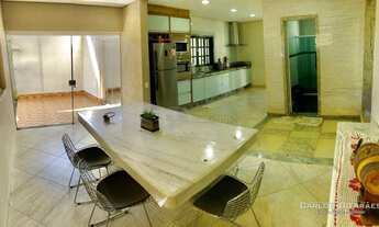 Imagem 2: Casa com 4 dormitórios à venda, 650 m² por R$ 1.300.000,00 - Conjunto Residencial Santo Ân