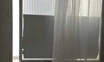 Imagem 2: Alugo quarto feminino com área de serviço, cozinha e banheiro privativos, tipo Kitnet