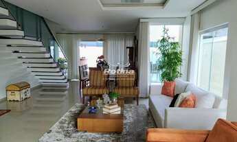 Imagem 2: Casa Condomínio Fechado para aluguel, 3 quartos, 3 suítes, 4 vagas, Aclimação - Uberlândia