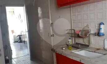 Imagem 4: Apartamento nos Jardins ensolarado em rua tranquila