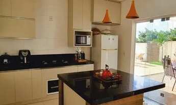 Imagem 4: Aconchegante sobrado em condomínio fechado - Viva com segurança e comodidade