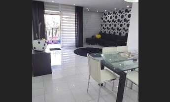 Imagem 2: Apto com varanda gourmet em Cond Club