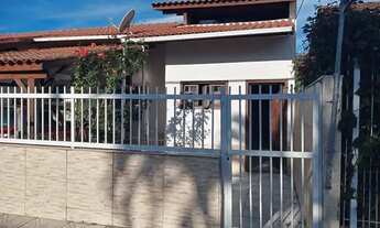 Imagem: Aluga-se imóvel no Carianos