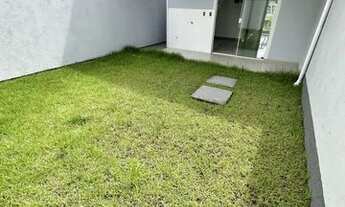 Imagem 7: Sobrado grande com garagem coberta