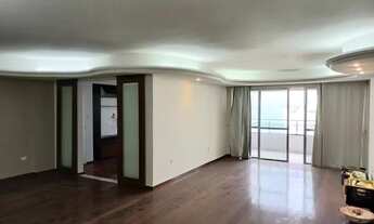 Imagem 6: Apartamento para aluguel e venda possui 200 metros quadrados com 4 quartos