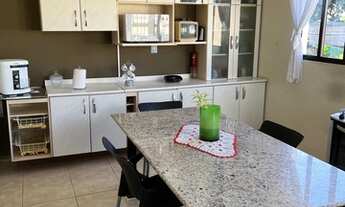 Imagem 7: Casa com piscina - 2 suítes - ar condicionado - garagem para 4 carros