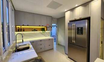 Imagem 7: Viva no luxo e no conforto nesta incrível casa de alto padrão! Com 3 quartos sendo um suít