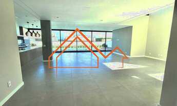 Imagem 3: Casa Cinematográfica C/ Pedra Quartzo Esculpida nas Escadas, Ilha, Cozinha. 445M² Const. V