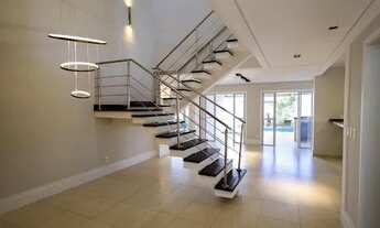 Imagem 7: Casa de condomínio para venda possui 248 metros quadrados com 3 quartos