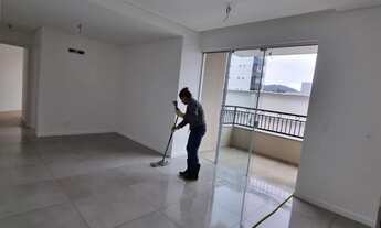 Imagem 6: Apt em prédio estilo neoclássico