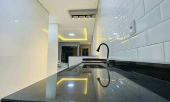 Imagem 2: Duplex Alto Padrão, 4/4 sendo um suíte e closet, Prox. A Fraga Maia