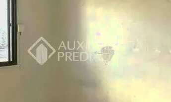 Imagem 6: Amplo apartamento com 2 quartos e sacada em L