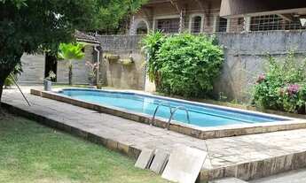 Imagem: Casa à venda em rua pública, CANDEIAS