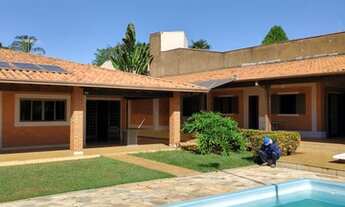 Imagem 2: Casa grande com piscina no Vivendas