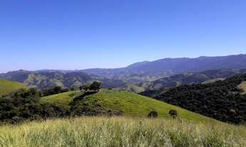 Imagem 2: Fazenda/Sítio/Chácara para venda possui 484000 metros quadrados com 3 quartos