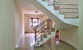 Imagem 3: Casa sobrpara venda possui 150 metros quadrados com 3 quartos em Vila Augusta - Guarulhos