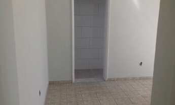 Imagem 4: Apartamento Térreo de Esquina Frente de Rua 2 Quartos na Alberto Teixeira da Cunha Ac Cart