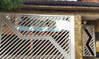 Imagem 2: Sobrado para venda possui 265 metros quadrados com 3 quartos em Parque São Vicente - Mauá