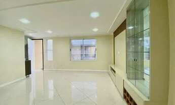 Imagem 2: Sobrado para aluguel tem 234 metros quadrados com 3 quartos em Santa Felicidade - Curitiba