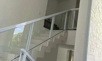 Imagem 2: Casa de condomínio sobrado para aluguel e venda possui 180 metros quadrados com 3 quartos