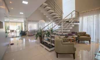 Imagem 3: Casa de condomínio sobrado para venda possui 376 metros quadrados com 4 quartos