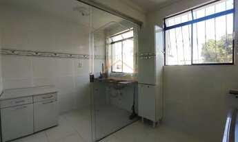 Imagem 7: Apartamento 2 quartos com armários, com área de estacionamento, em condomínio no bairro El