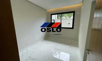 Imagem 3: CASA NO CONDOMÍNIO PARQVILLE PINHEIROS COM 3 SUÍTES, 1 MASTER, GARAGEM PARA 4 CARROS