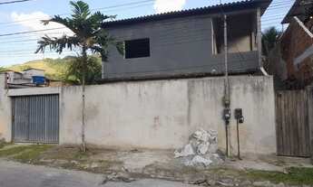 Imagem: Casa com 3 kitnets em Angra dos Reis