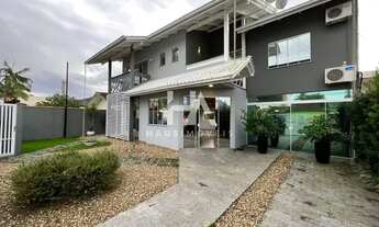 Imagem: Casa para aluguel possui 250 metros quadrados