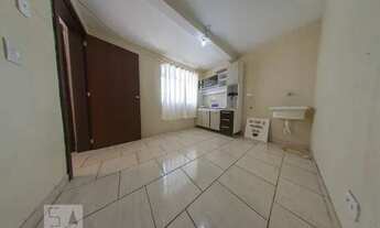 Imagem 2: Casa para Aluguel - Novo Mundo, 1 Quarto, 60 m2