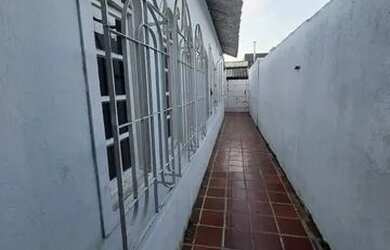 Imagem 4: .CASA TÉRREA 3 DORMITÓRIOS -SANTA ROSA -GUARUJÁ- SP.