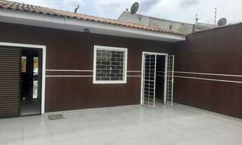 Imagem: Casa sozinha no terreno