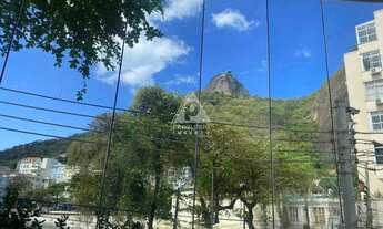 Imagem 2: Apartamento na Urca, reformado, 2 suítes vista frontal para o mar!