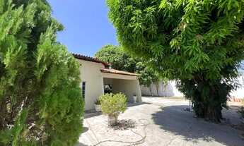 Imagem 2: Casa com 4 quartos e amplo quintal no bairro Cristo Rei (Zona Sul