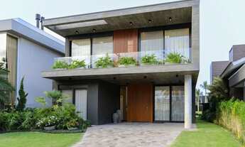 Imagem 2: Mansão de 5 suítes á beira do lago e próximo á infraestrutura!