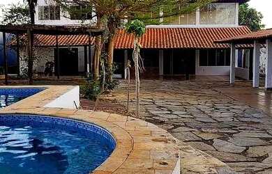 Imagem 4: EXCELENTE CASA COM PISCINA AQUECIDA, CHURRASQUEIRA E AMPLO JARDIM