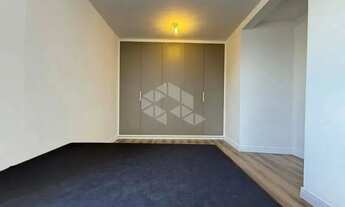 Imagem 3: Kitnet Semi Mobiliada de 25 m² na Agronômica: Praticidade e Localização Central