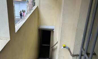 Imagem 2: Alugo casa 2/4 suite , área de serviço frente de rua ao lado do colégio da polícia militar