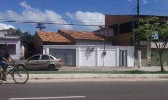 Imagem: Casa na av santos dumont ao lado da igreja